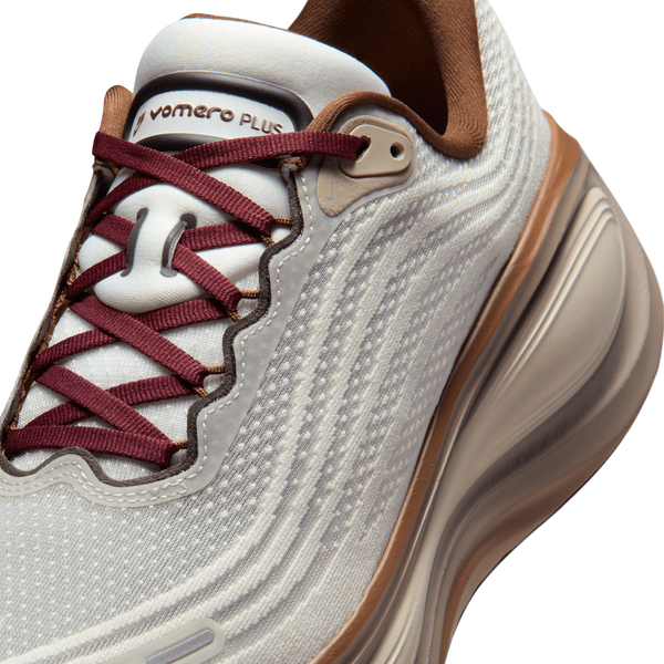 Nike Vomero Plus - Men's - Sail/Pecan/Caldera Brown - Image 7